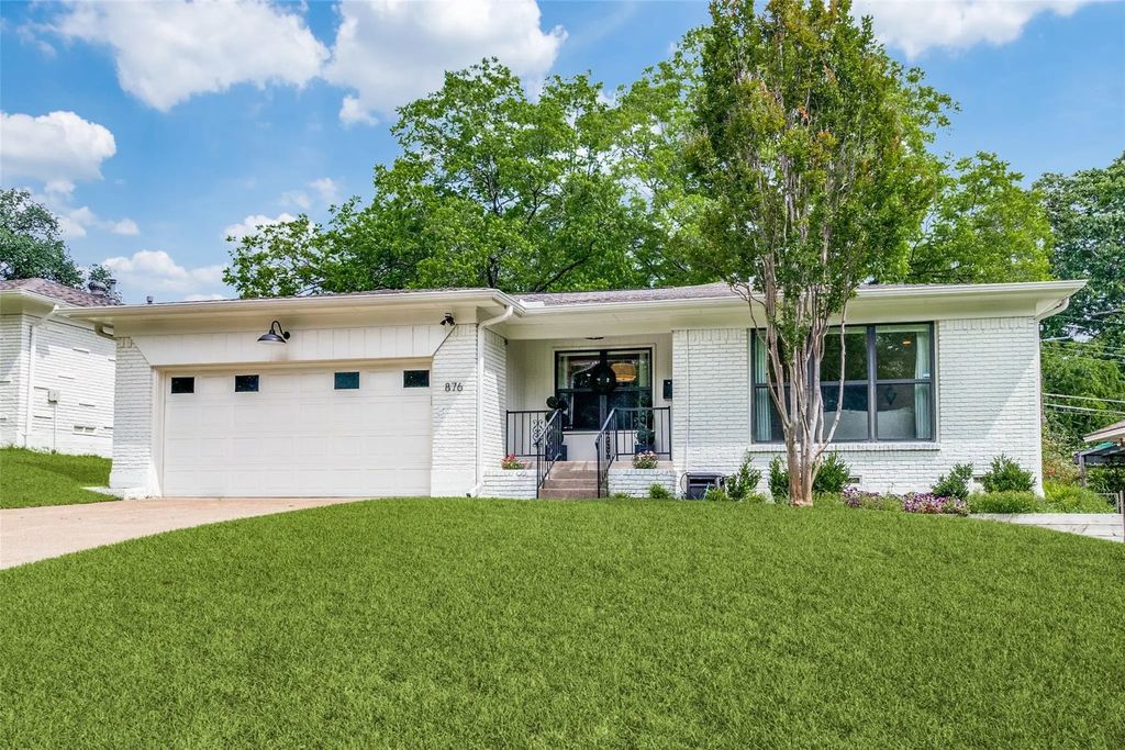 876 Berkinshire Drive, Dallas