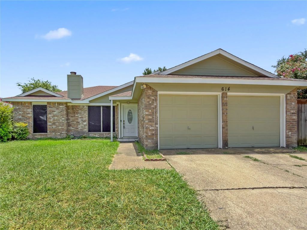 614 Red Coat Lane, Arlington