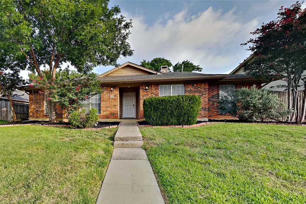 1711 Elizabeth Drive, Carrollton