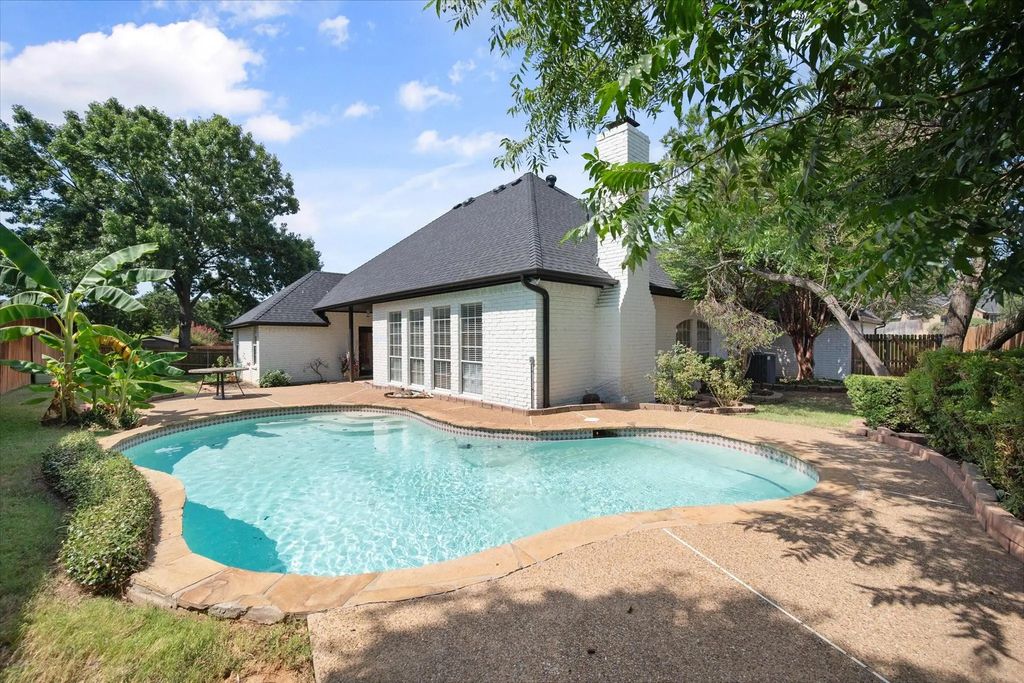 812 Turnberry Drive, Mansfield