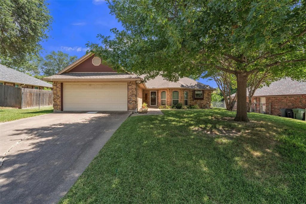 6712 N Park Drive, North Richland Hills