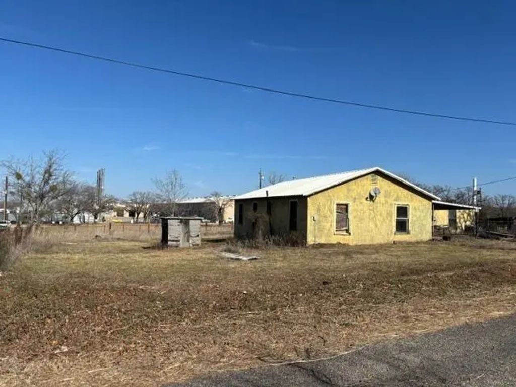 501 E 19th Street, Cisco