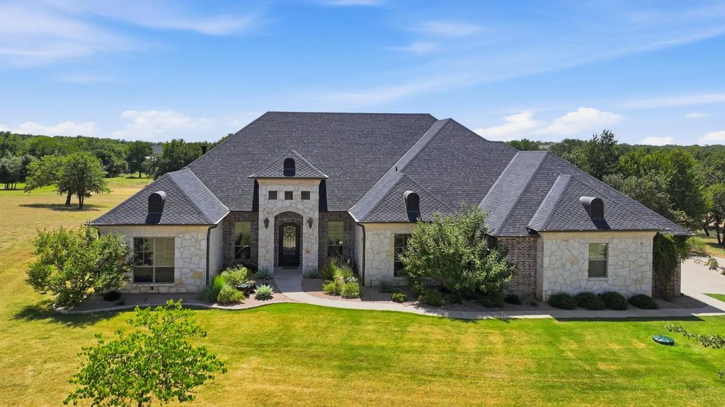 140 Rocky Run, Lipan