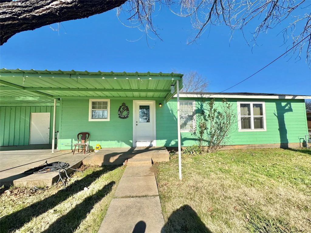 238 S 8th Street, Jacksboro