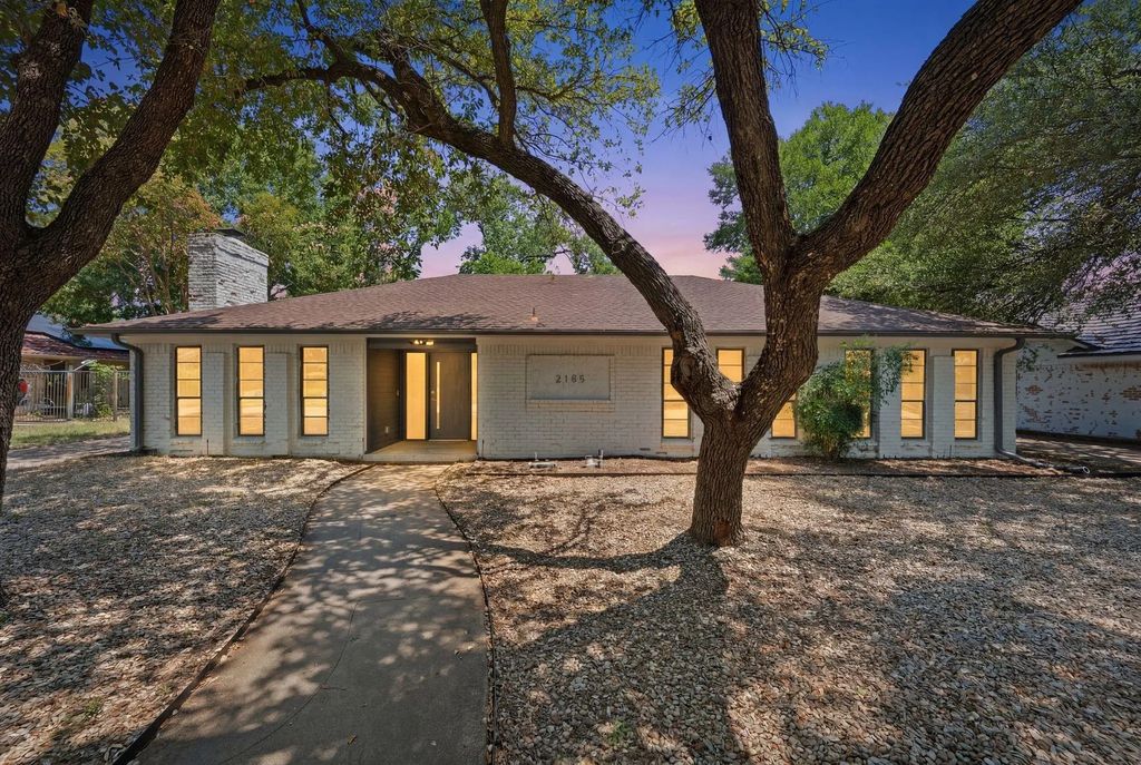 2105 Inverness Drive, Arlington