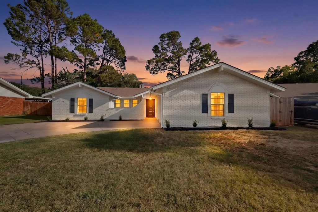 6608 Gary Lane, Fort Worth