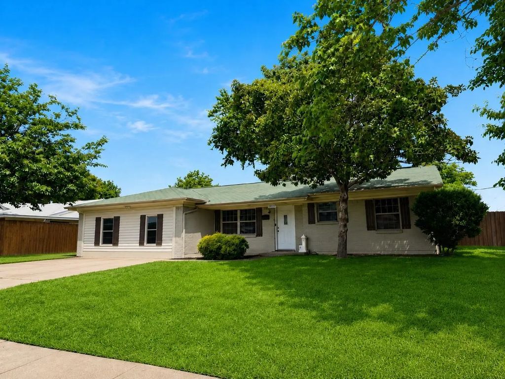 13706 Janwood Lane, Farmers Branch