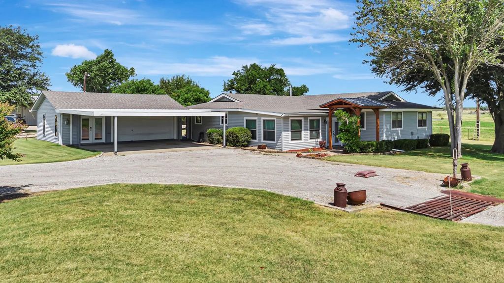 2561 County Road 248, Valley View