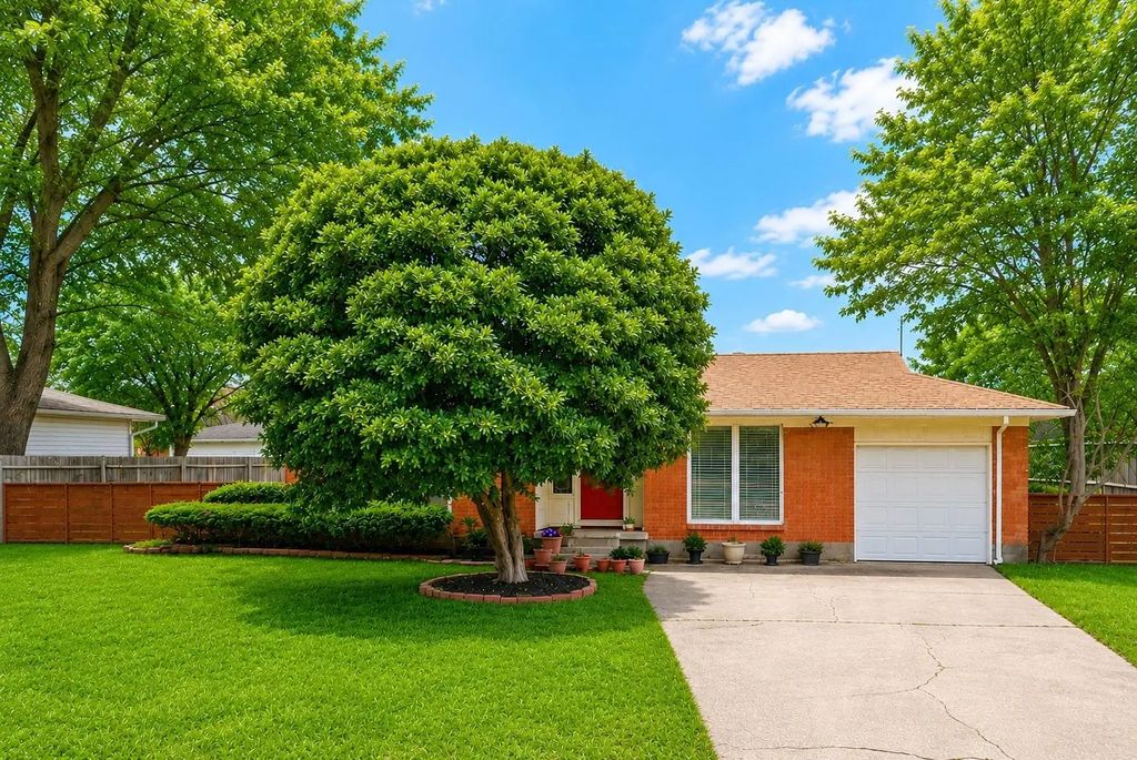 8938 Lockhaven Drive, Dallas
