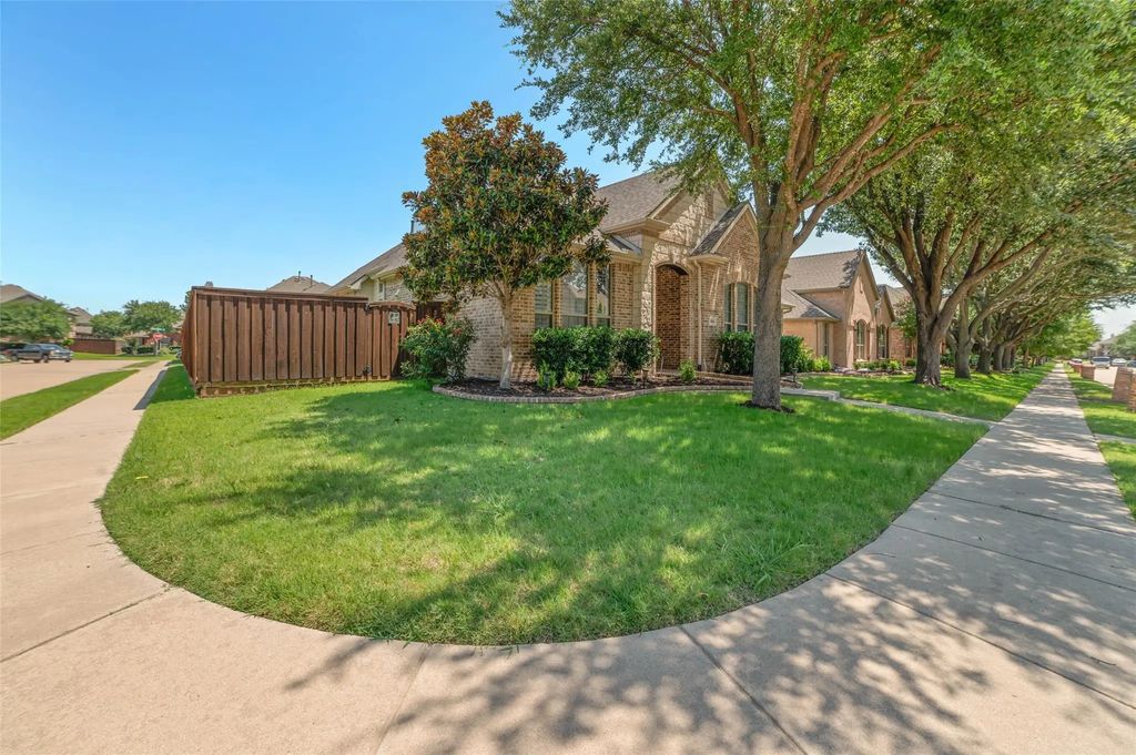 964 Cougar Drive, Allen