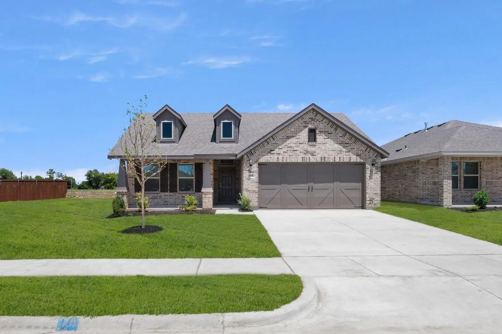 404 Comanche Drive, Cleburne