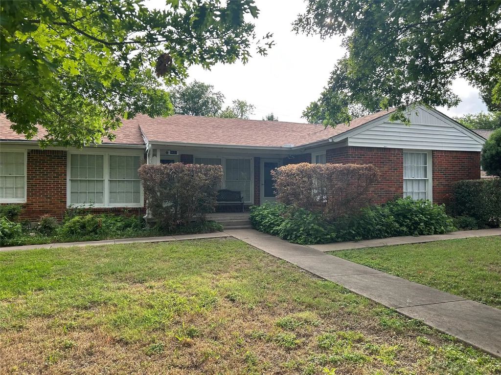 9428 Forest Hills Boulevard, Dallas
