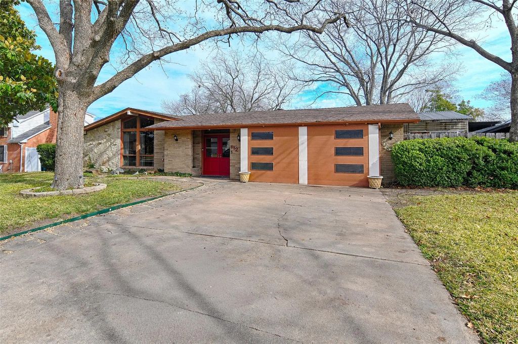 112 Cloudcrest Drive, DeSoto
