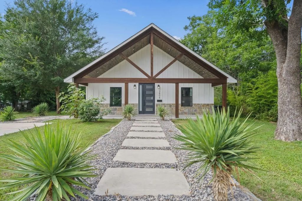 3808 Silver Street, Greenville