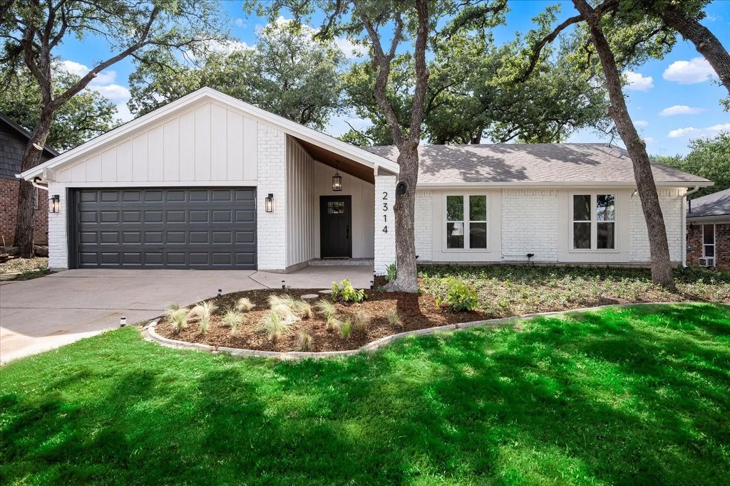 2314 Charred Wood Drive, Arlington