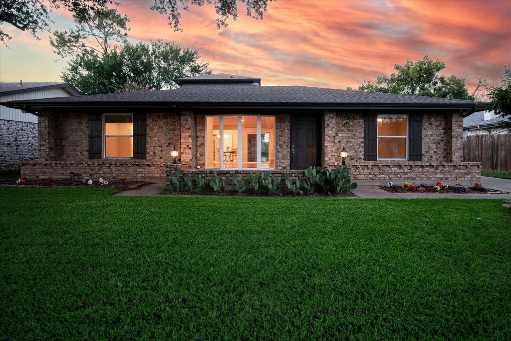 2001 Pebblebrook Trail, Irving