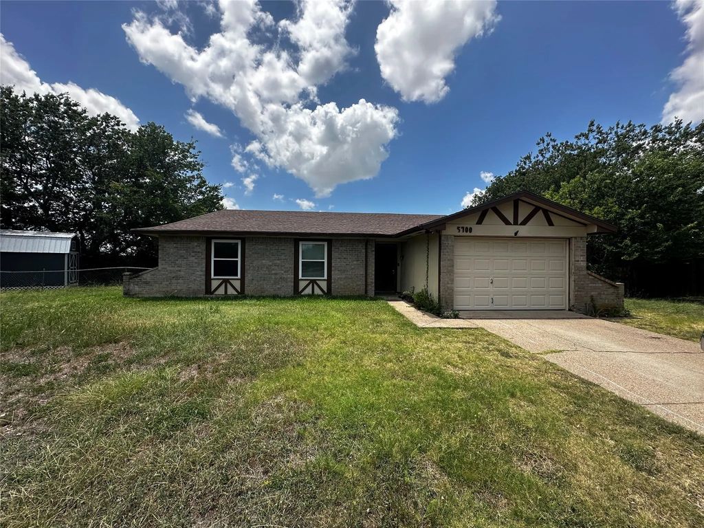 5700 Saddleback Circle, Haltom City