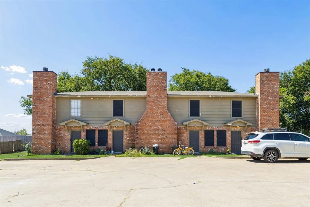 221 Cambridge Drive, Saginaw