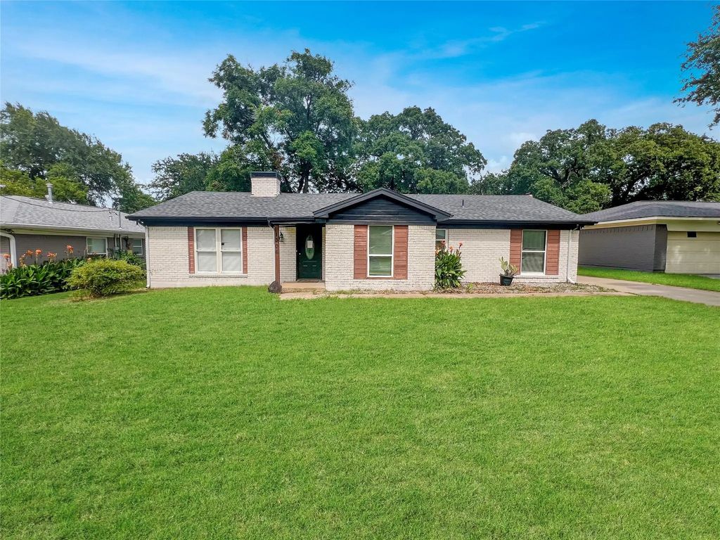 1306 Elby Street, Irving