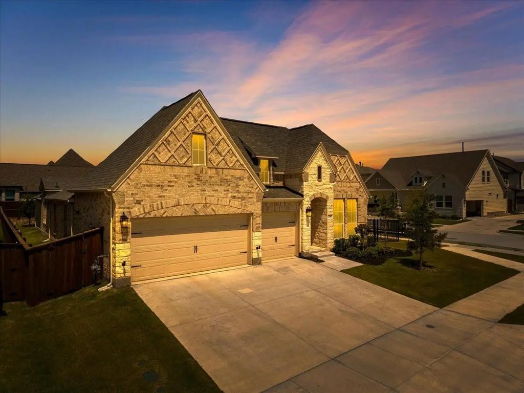2100 Pleasant Run Lane, Fort Worth