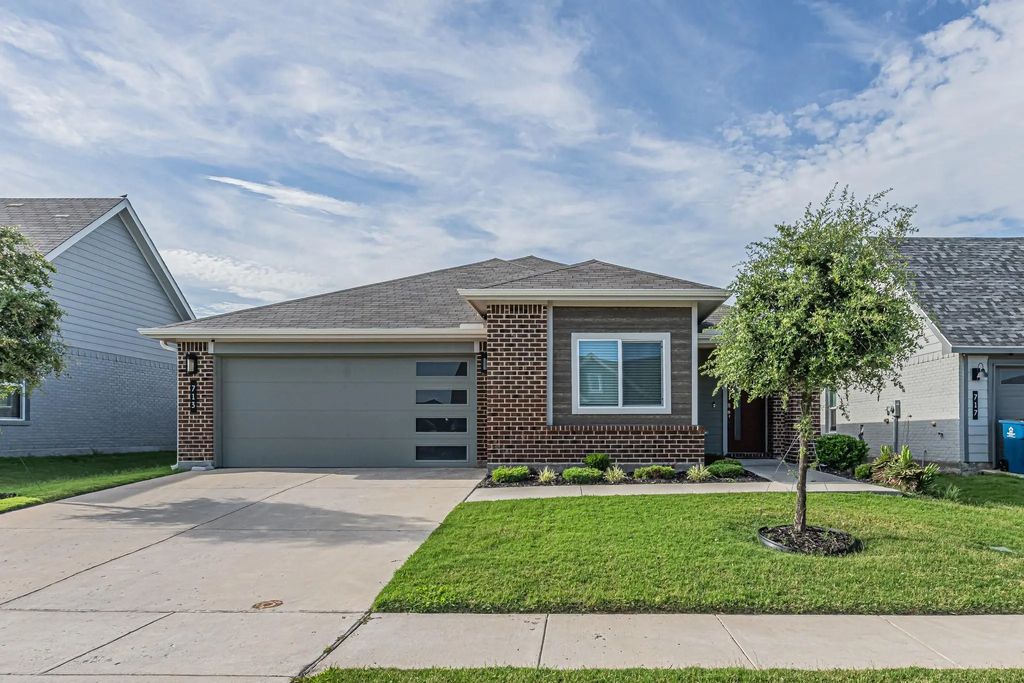 713 Griffith Park Trail, Alvarado