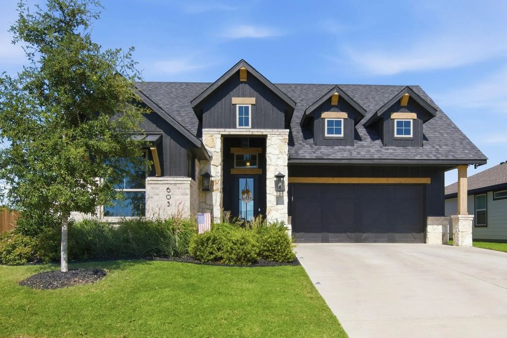 605 Eagle Bend Lane, Burleson
