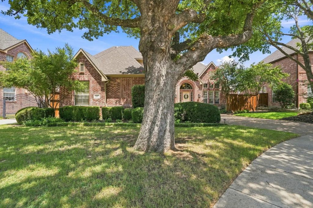 807 Stillwater Court, Keller