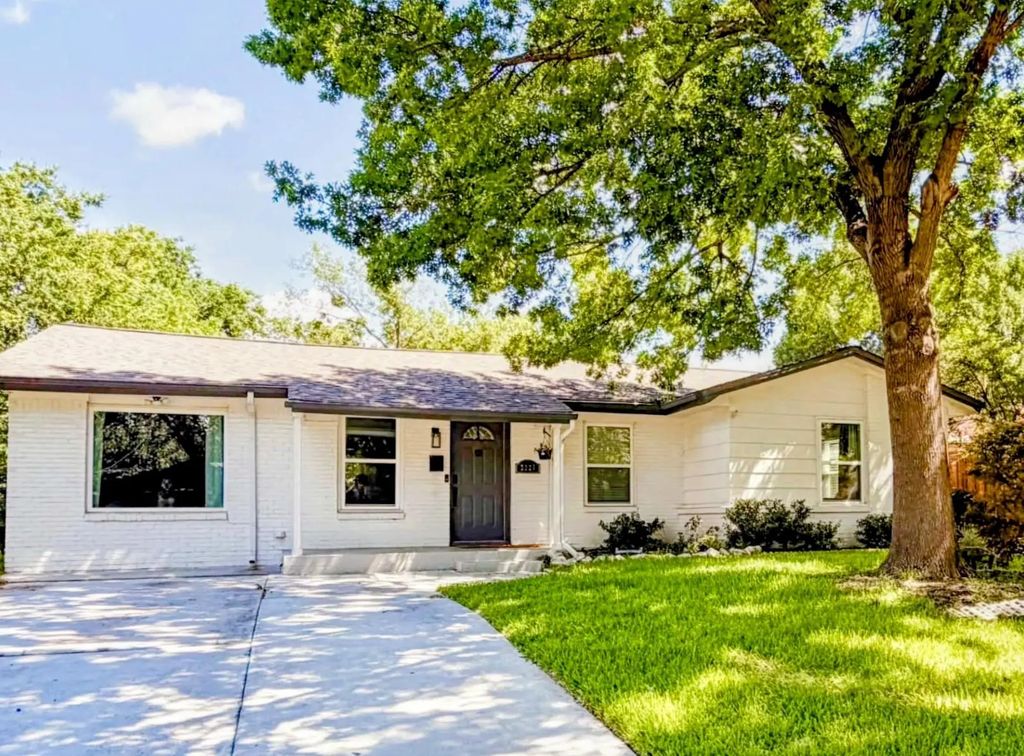 2227 Cambridge Drive, Irving