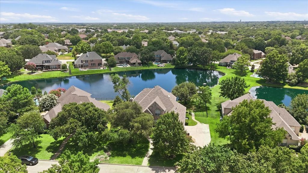 905 Brazos Drive, Southlake