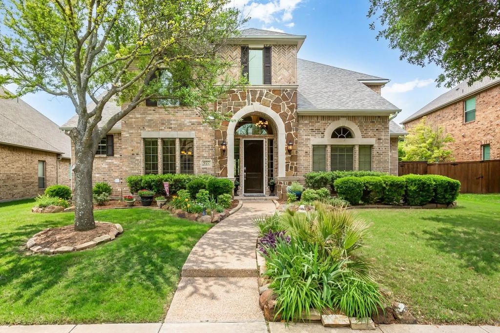 927 Mckamy Drive, Allen