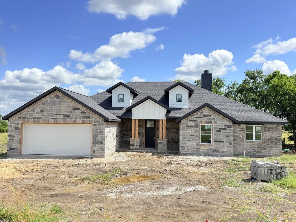 1016 Don Eve Court, Azle