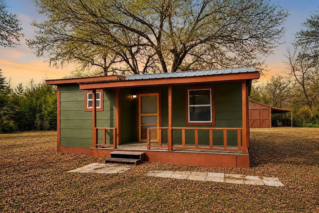 1980 Apache Road, Quinlan