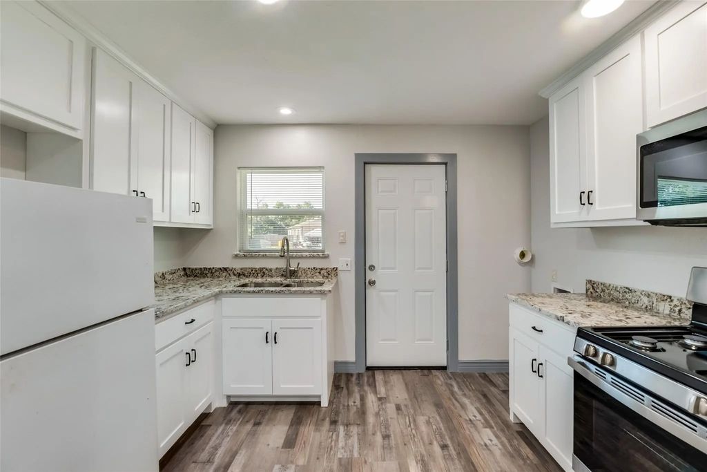 2210 Manor Street, Grand Prairie