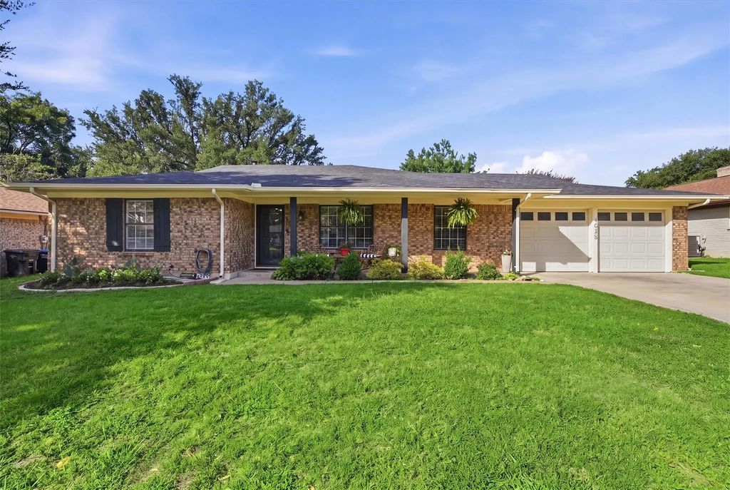 4025 Aragon Drive, Fort Worth