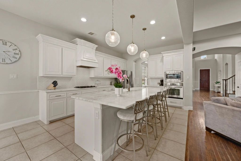 208 Silverado Trail, Keller