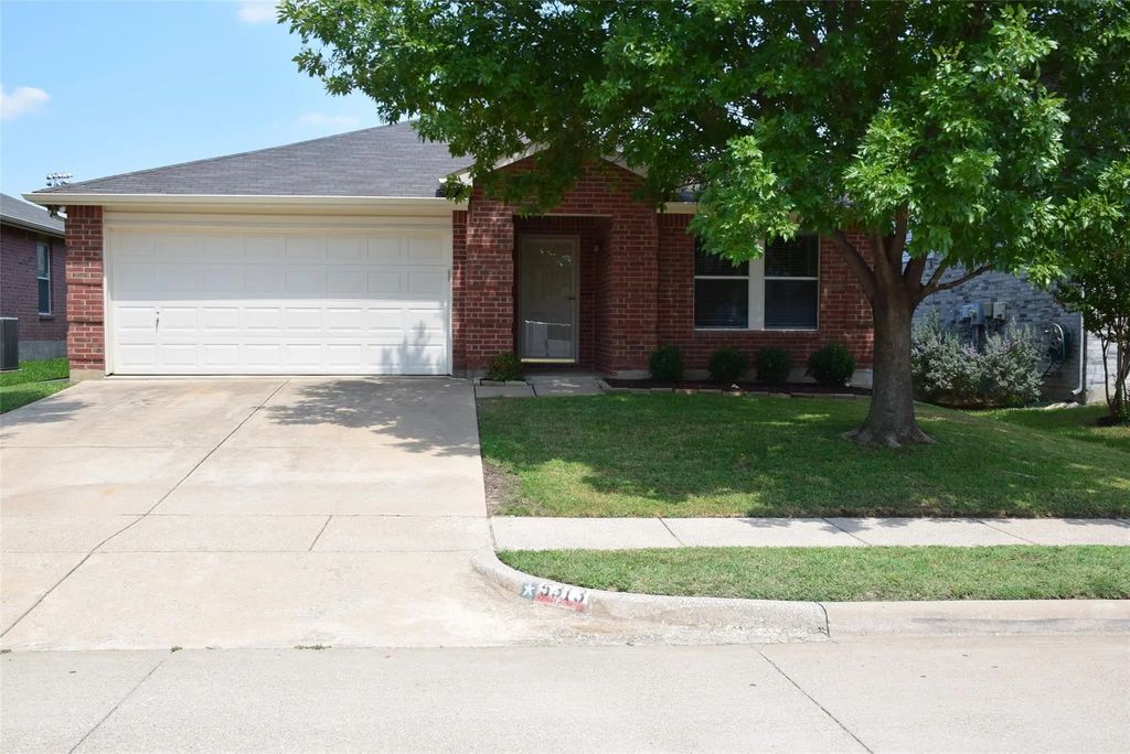 5313 Emmeryville Lane, Fort Worth