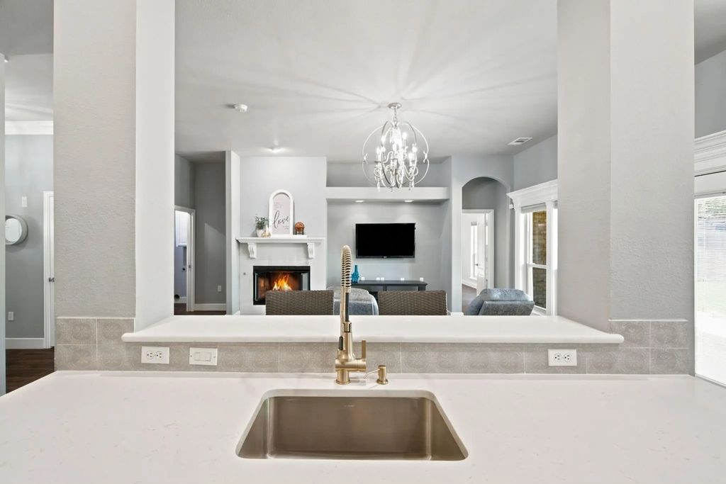 8305 Crystal Lane, North Richland Hills