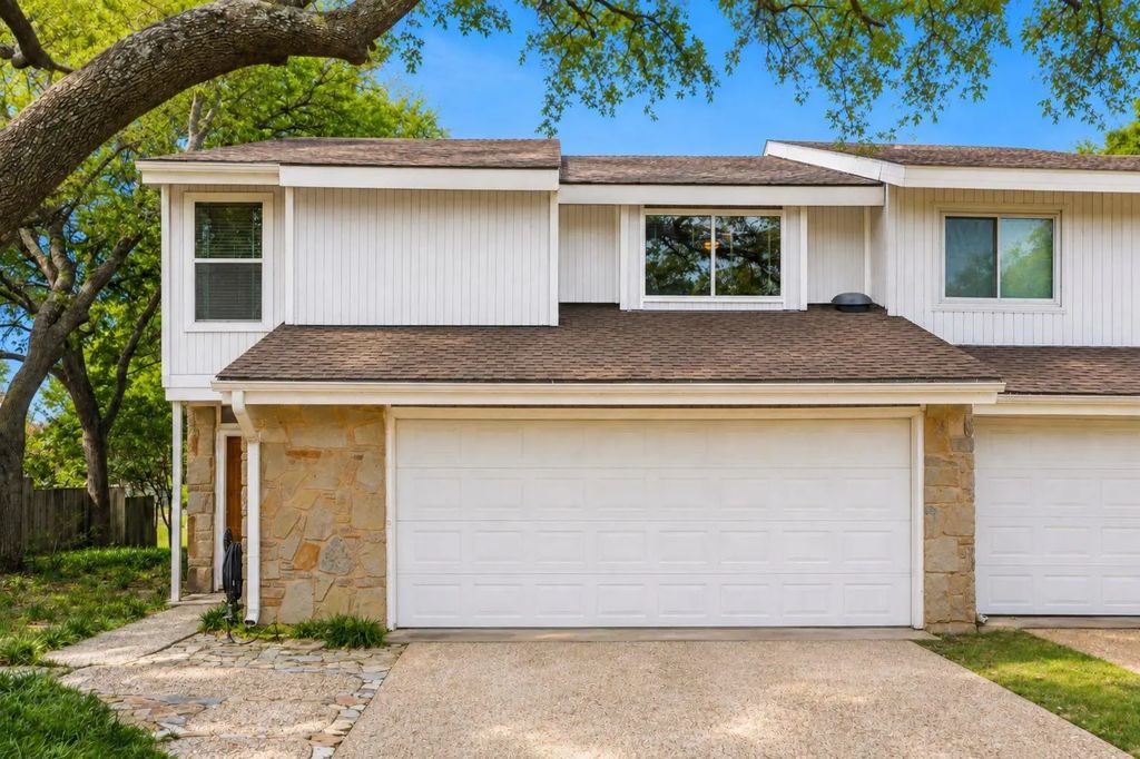 2920 Shady Lake Circle, Carrollton