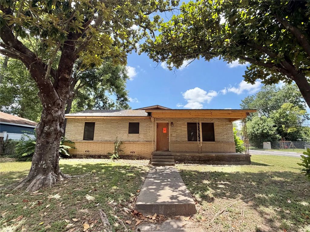 2501 S 27th Street, Waco