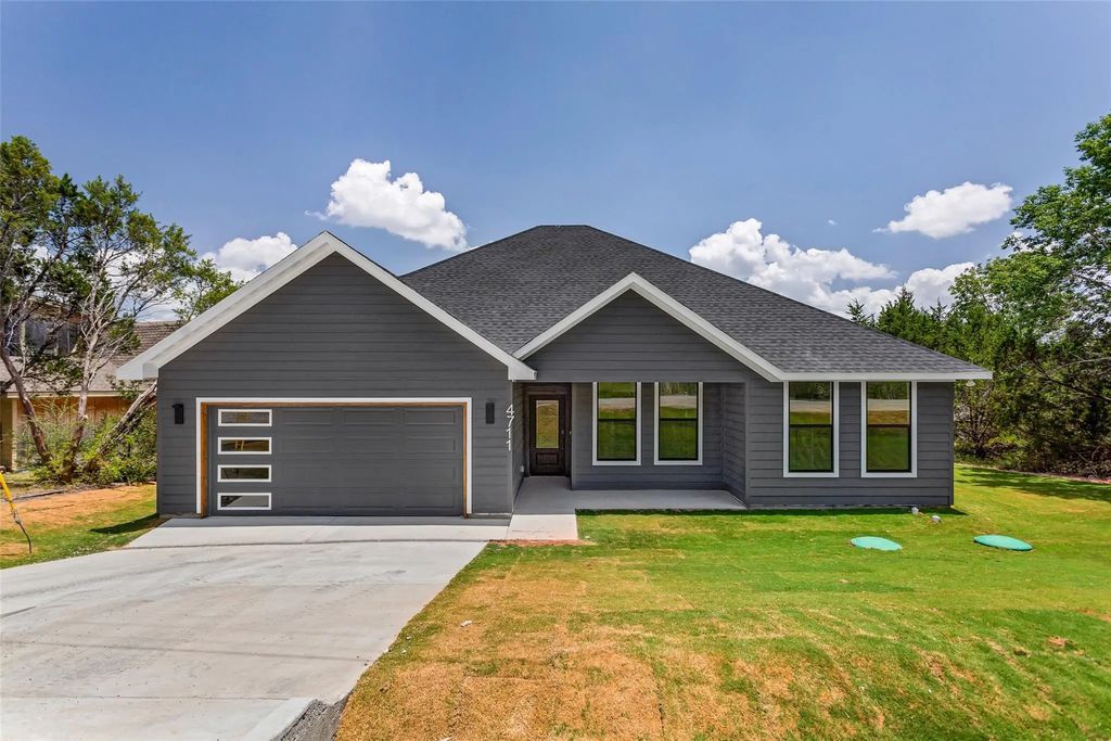 4711 Elizabeth Street, Granbury