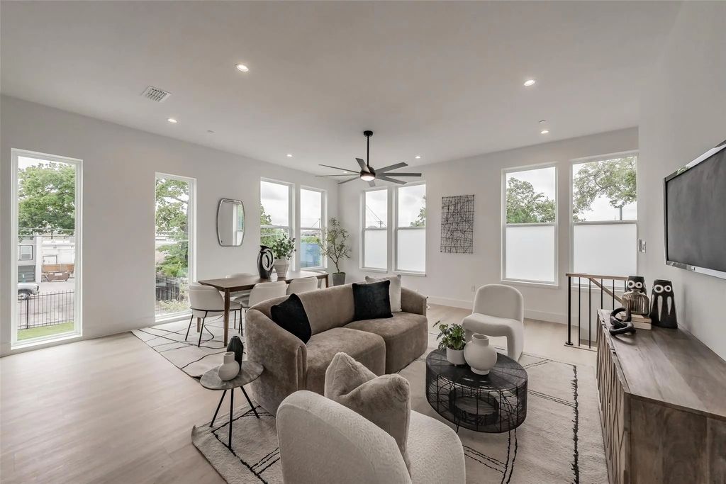 2523 Hondo Avenue 105, Dallas