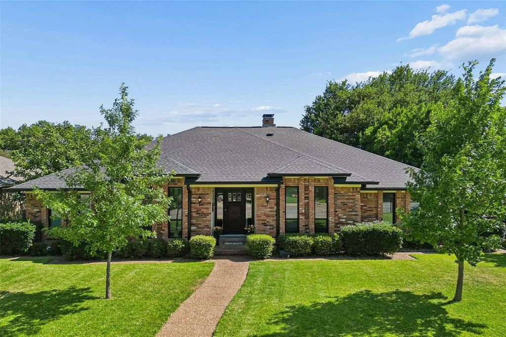 9212 Clover Valley Drive, Dallas