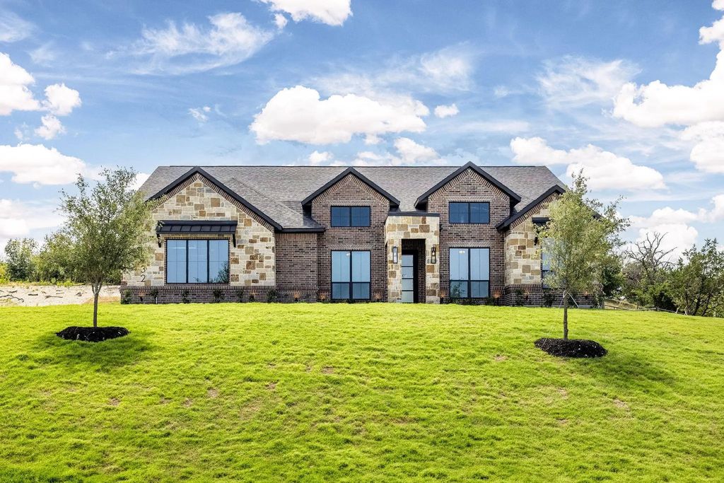132 Oak Meadow Lane, Weatherford