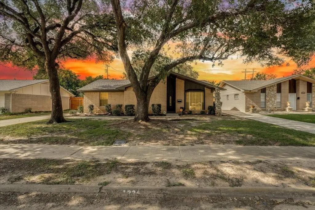 1226 Glen Loch Drive, Irving