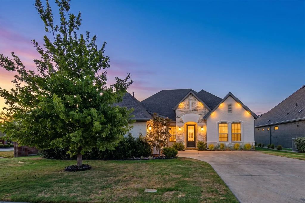 412 Harmony Way, Keller