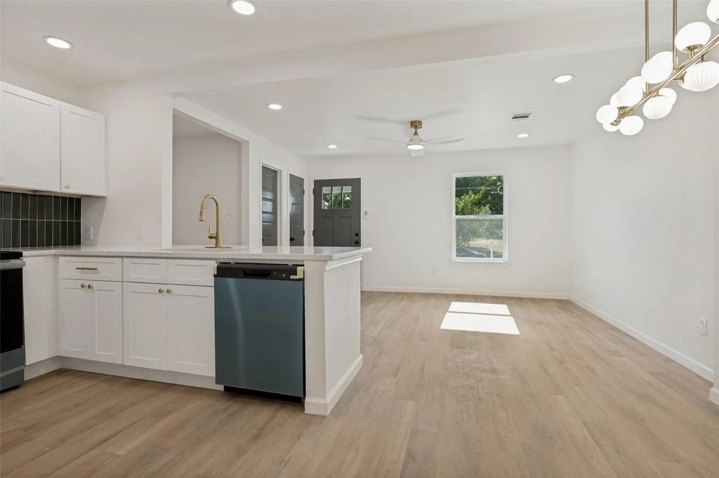 806 Se 10th Street, Grand Prairie