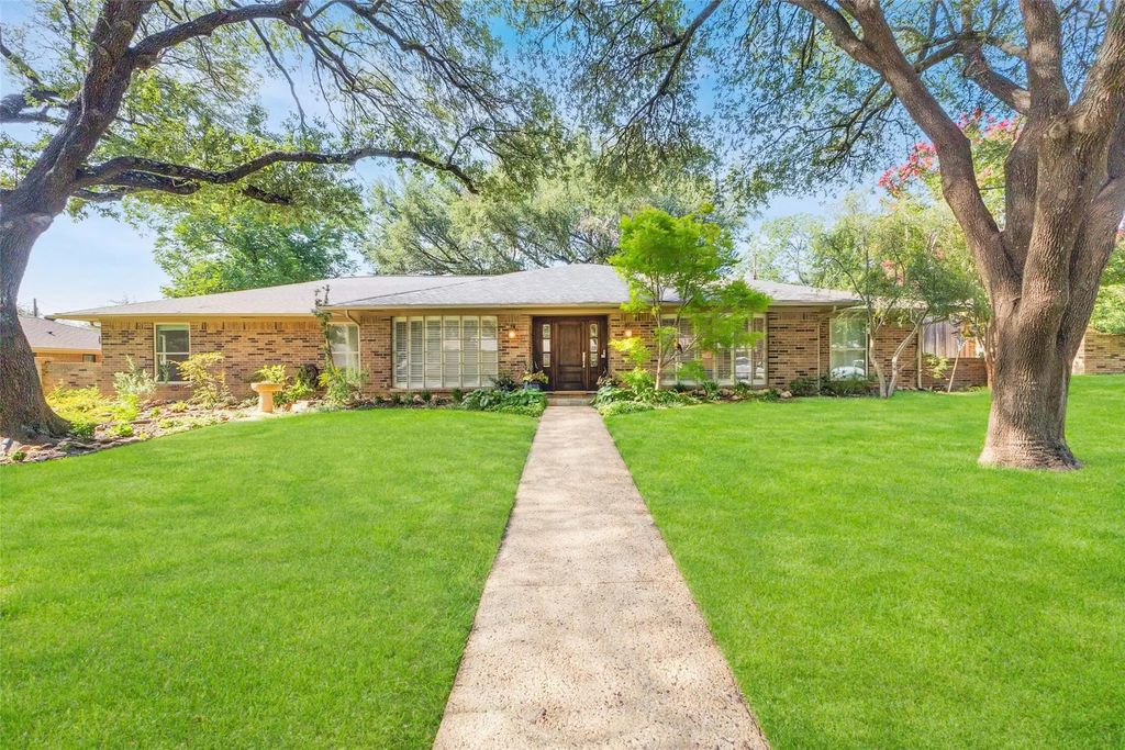 4253 Royal Ridge Drive, Dallas