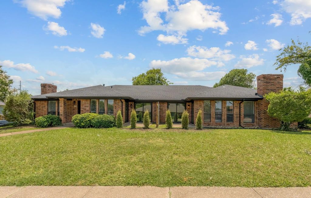 306 Bardfield Avenue, Garland
