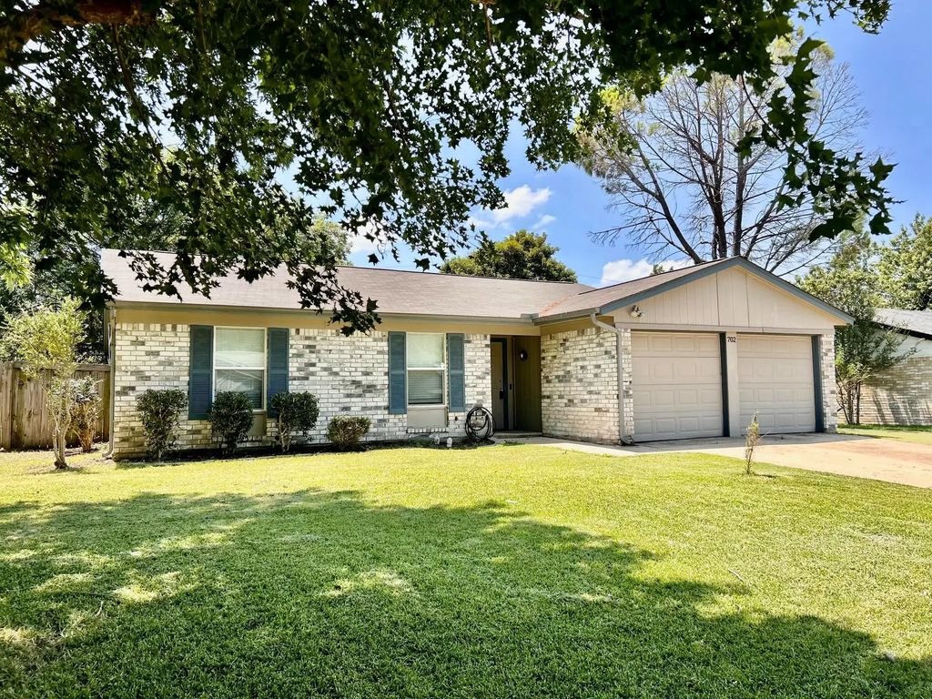 702 Meadowview Drive, Mansfield