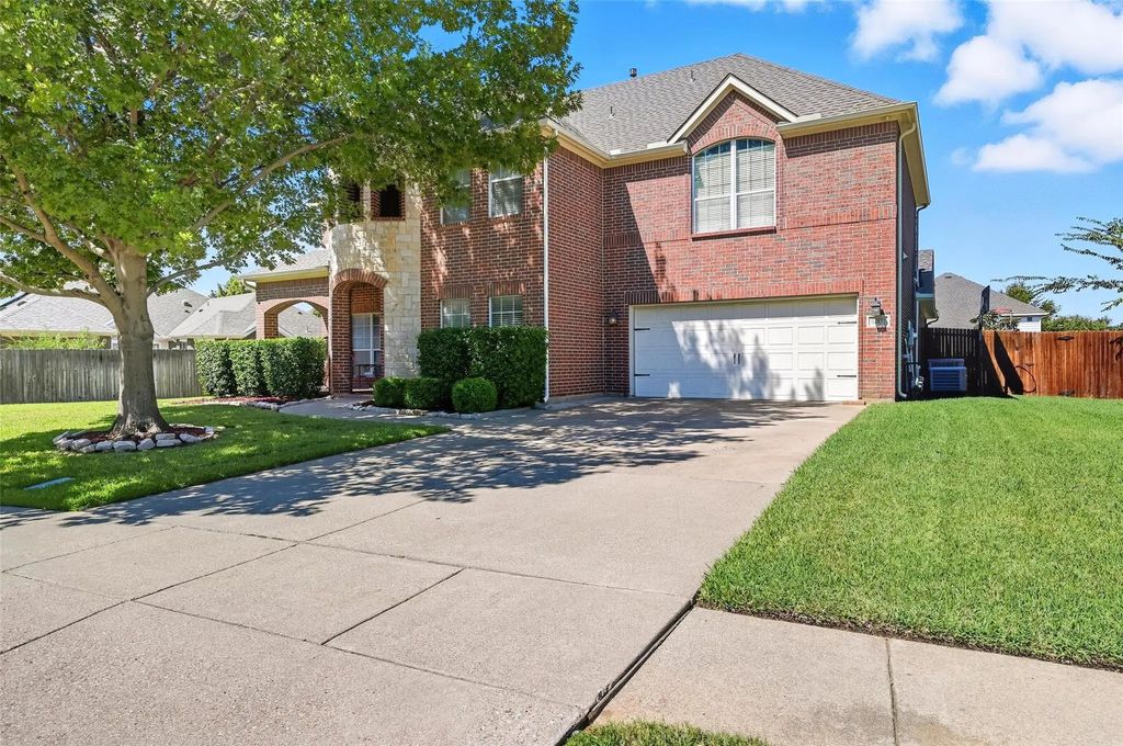4501 Woodcrest Lane, Mansfield